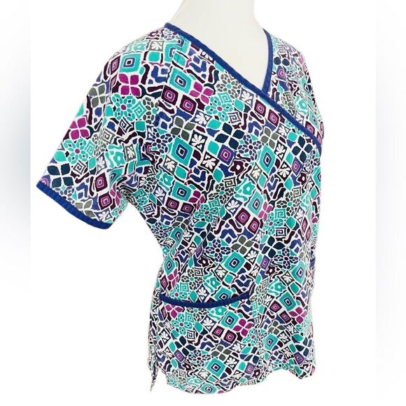 (2) UA Women’s Scrub top, set of (2), size small - Picture 8 of 8